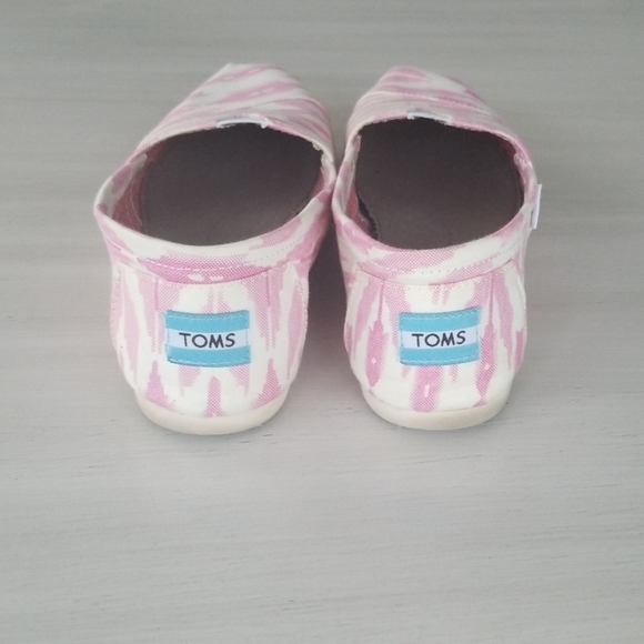 Tom's Pink and White Tribal - Picture 4 of 7